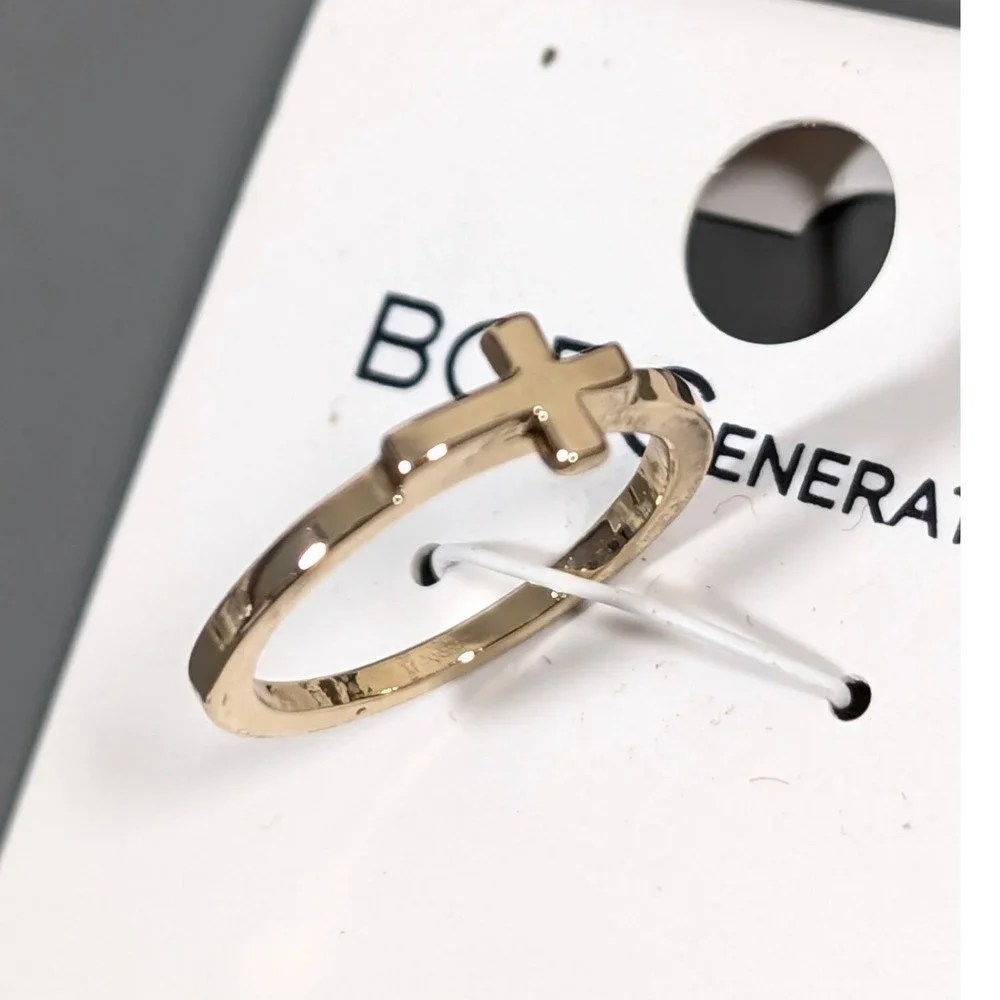 BCBGeneration Gold Tone Cross Ring Size 4 New Minimalist Petite Midi‎